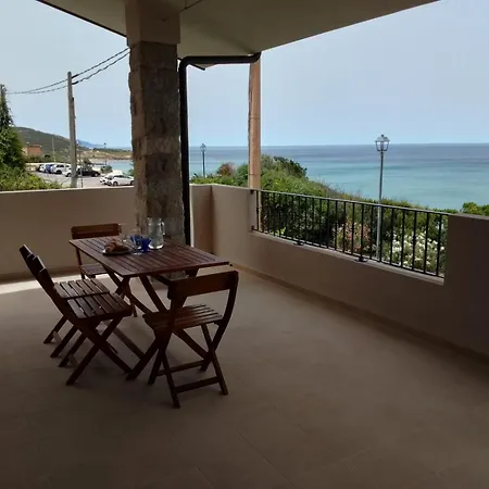 Apartment Oleandro Bianco Gutturu